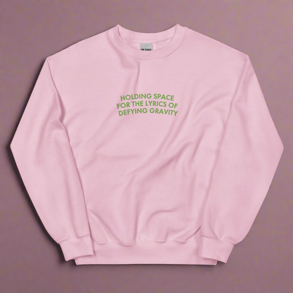 Sudadera unisex con el mensaje "Holding Space"