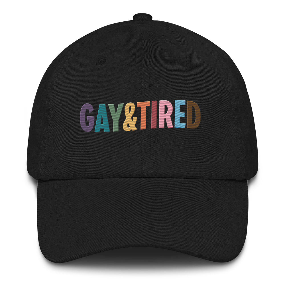 Sombrero arcoíris gay y cansado