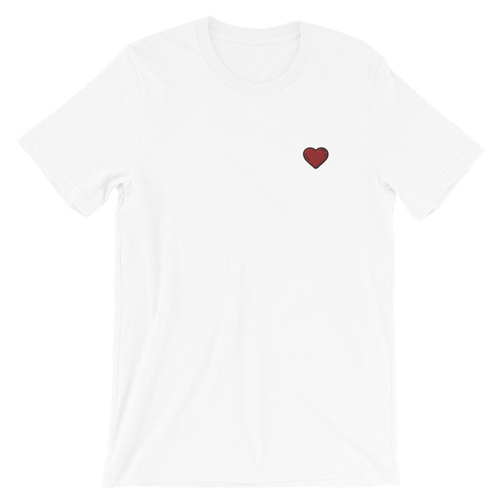 Camiseta con corazón bordado