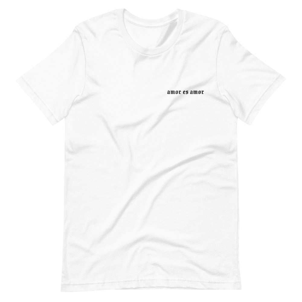 Camiseta bordada Amor es Amor