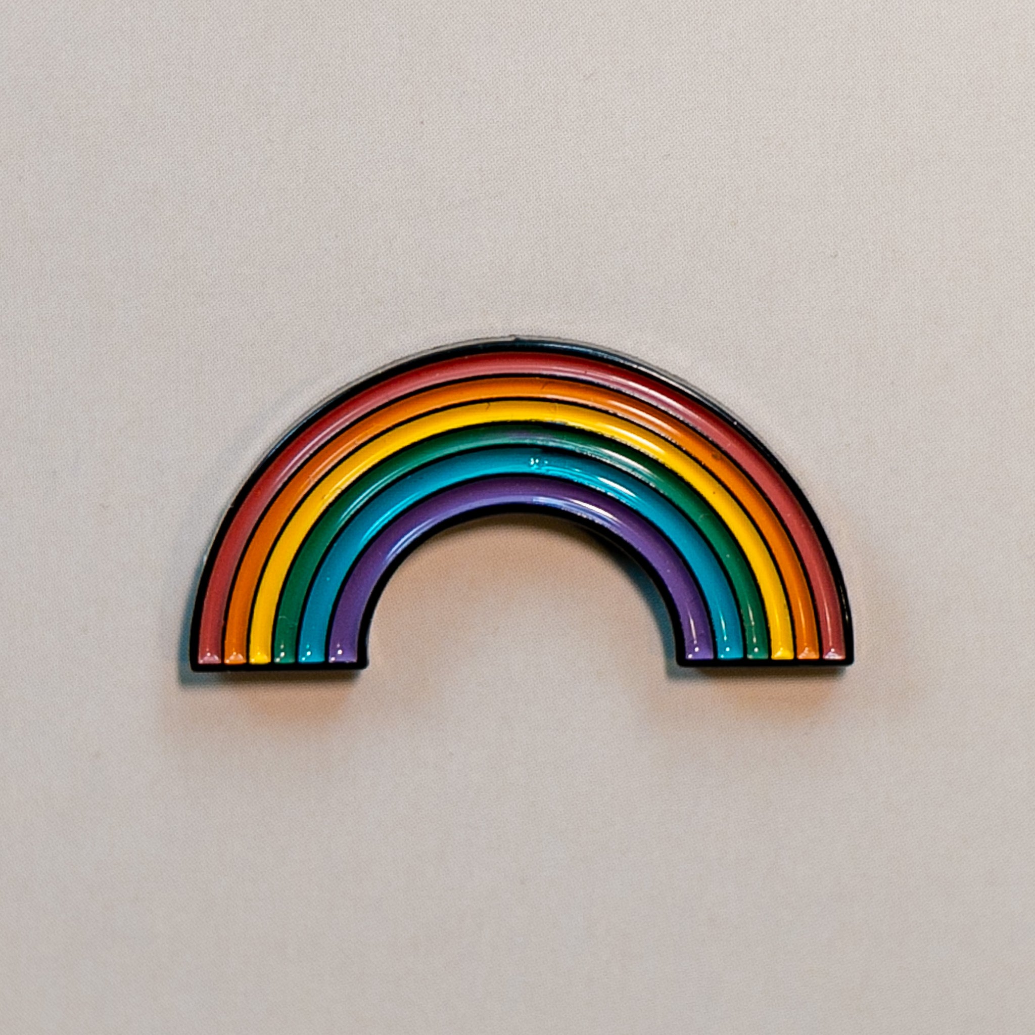 Pin de esmalte arcoíris